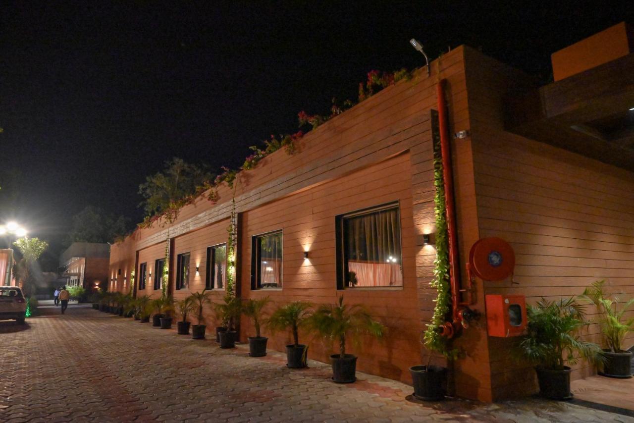 Md Farms And Resorts Matura Exterior foto